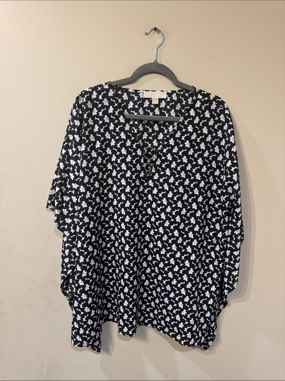 Plus size Michael Michael Kors floral abstract v neck poncho top 2x